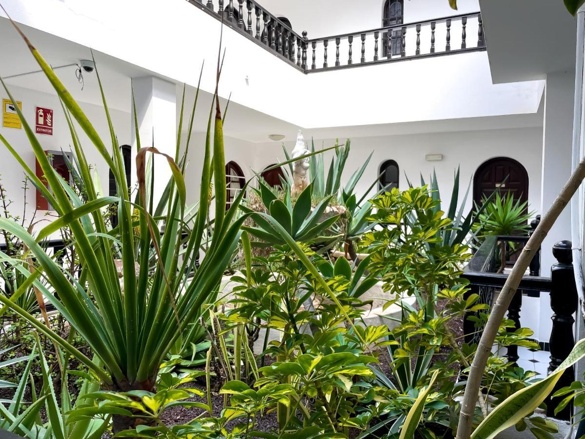 Central House Corralejo Exterior photo